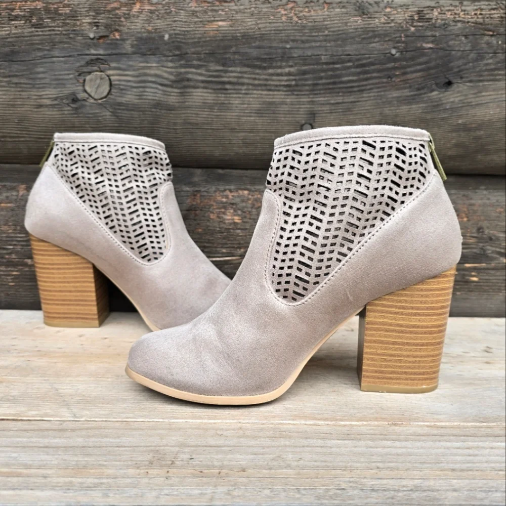 Coconuts by Matisse Modern Boho Taupe Block Heel Bootie 6.5M